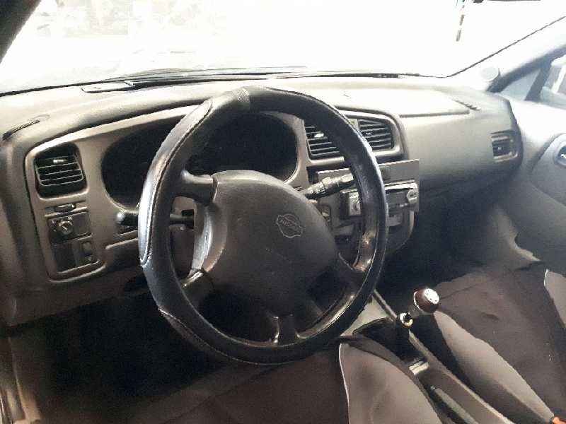 nissan primera berlina (p11) del año 2000