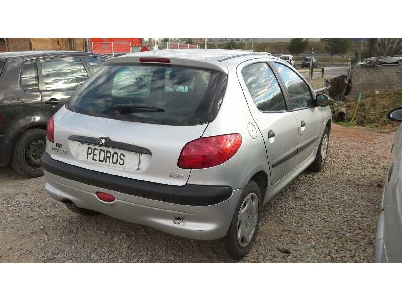 peugeot 206 berlina del año 2002