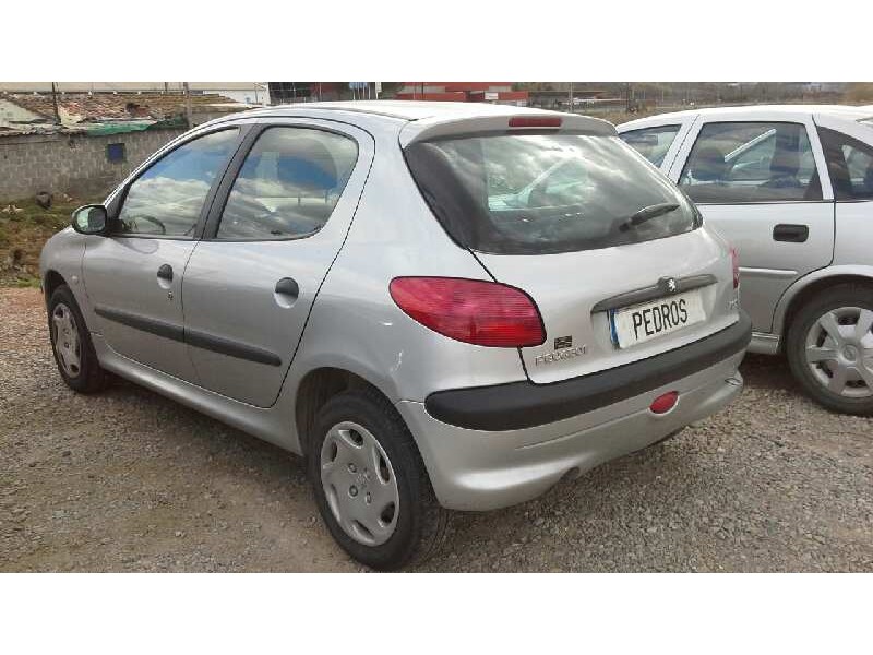 peugeot 206 berlina del año 2002