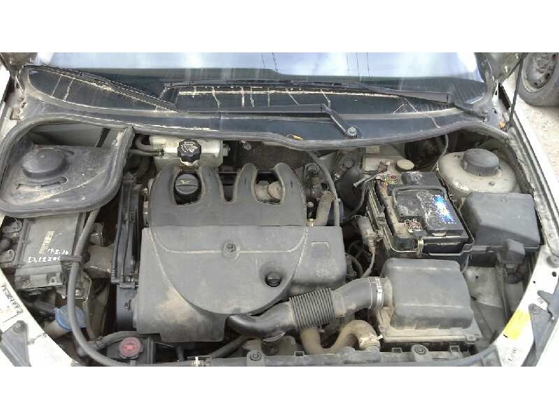 peugeot 206 berlina del año 2002