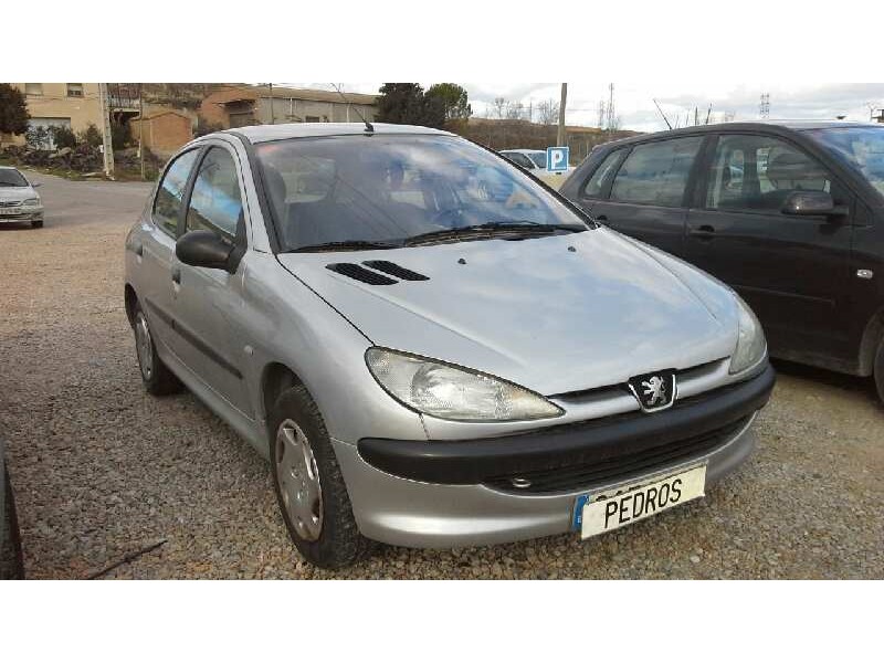 peugeot 206 berlina del año 2002