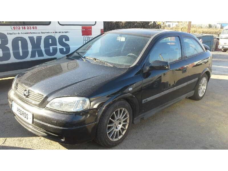 opel astra g berlina del año 2000