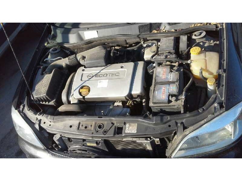 opel astra g berlina del año 2000
