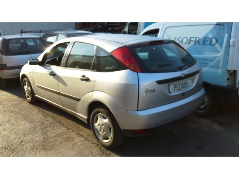 ford focus berlina (cak) del año 2001