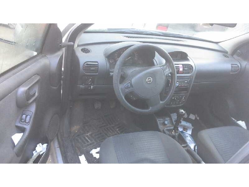 opel corsa c del año 2002