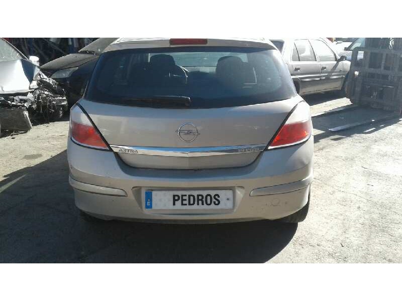 opel astra h berlina del año 2005