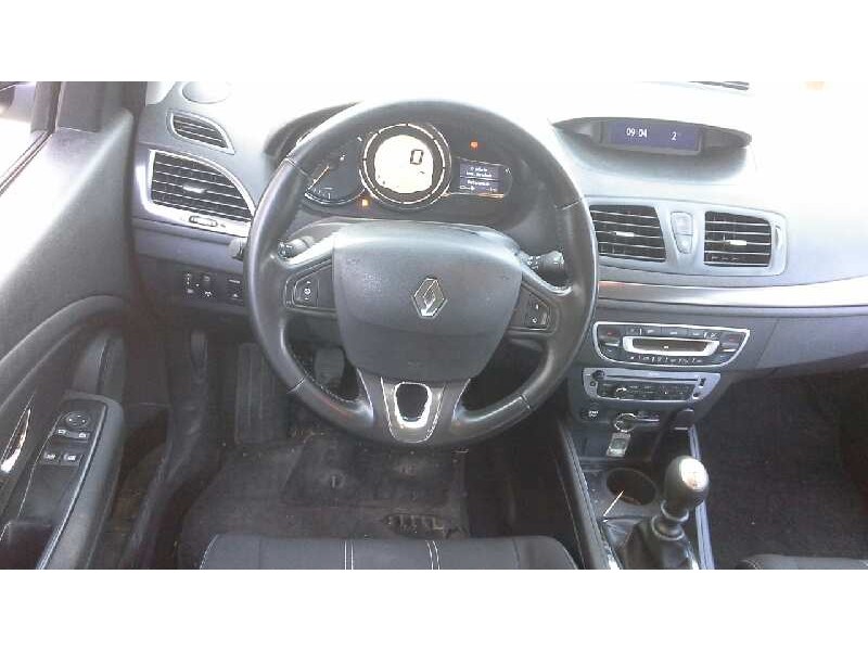 renault megane iii berlina 5 p del año 2014