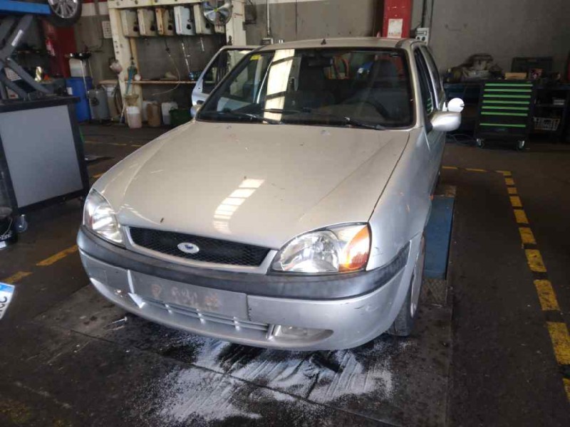 ford fiesta berlina (dx) del año 2002