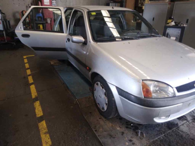 ford fiesta berlina (dx) del año 2002
