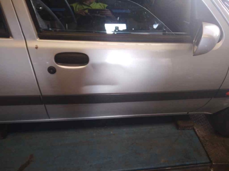 ford fiesta berlina (dx) del año 2002