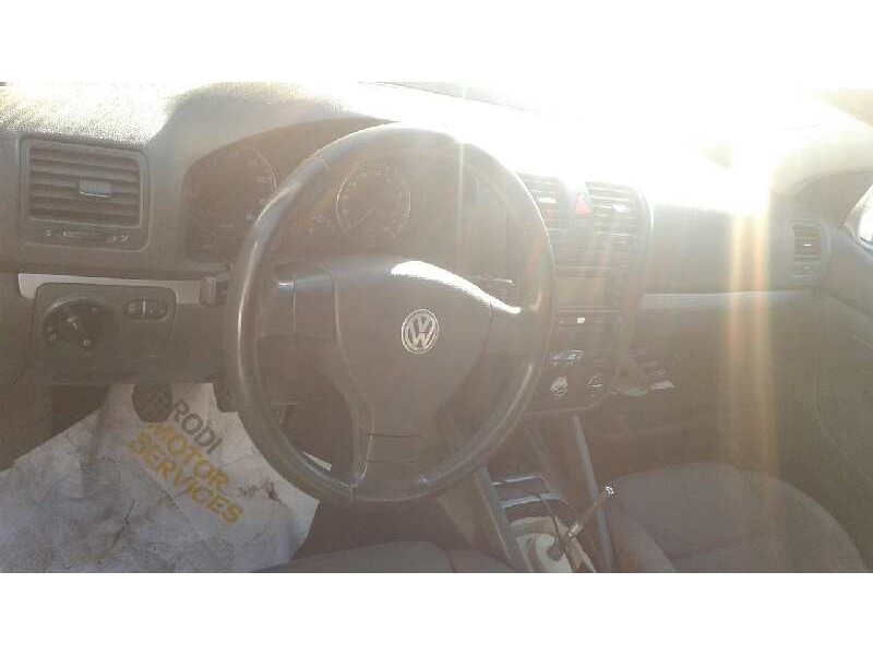 volkswagen golf v berlina (1k1) del año 2004