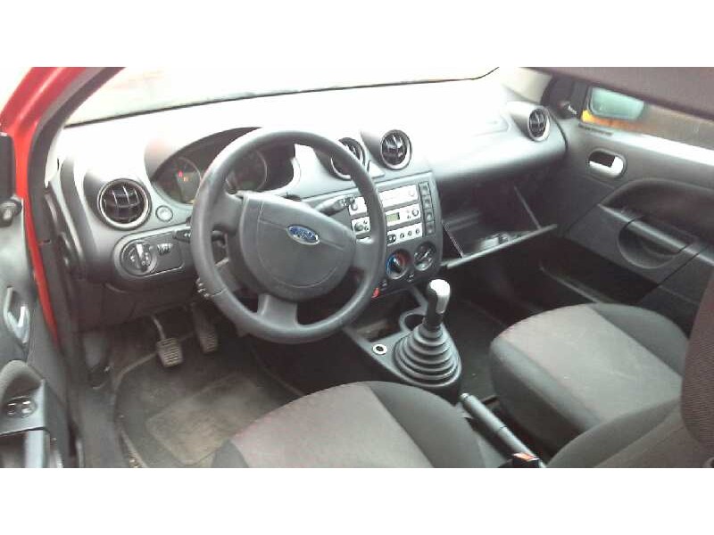 ford fiesta (cbk) del año 2004