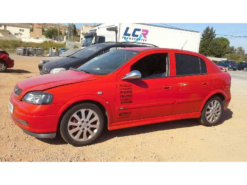 opel astra g berlina del año 2004