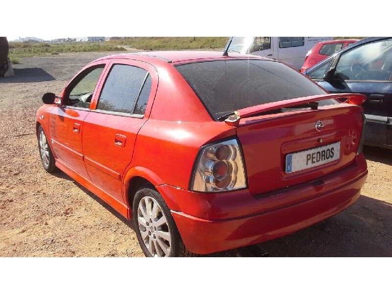 opel astra g berlina del año 2004