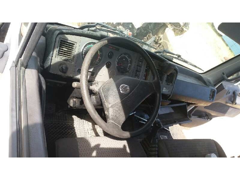 nissan atleon del año 2006