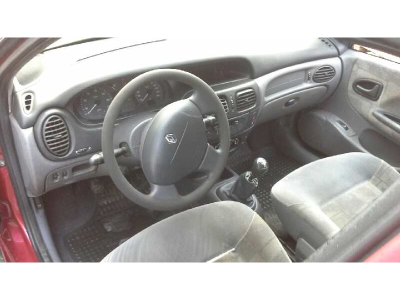renault megane i fase 2 berlina (ba0) del año 2001