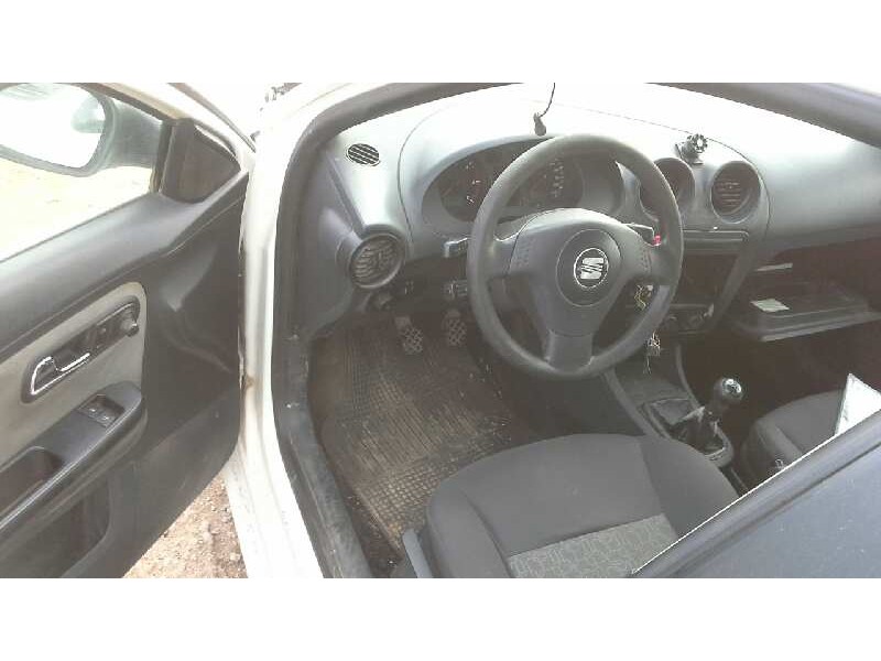 seat ibiza (6l1) del año 2003