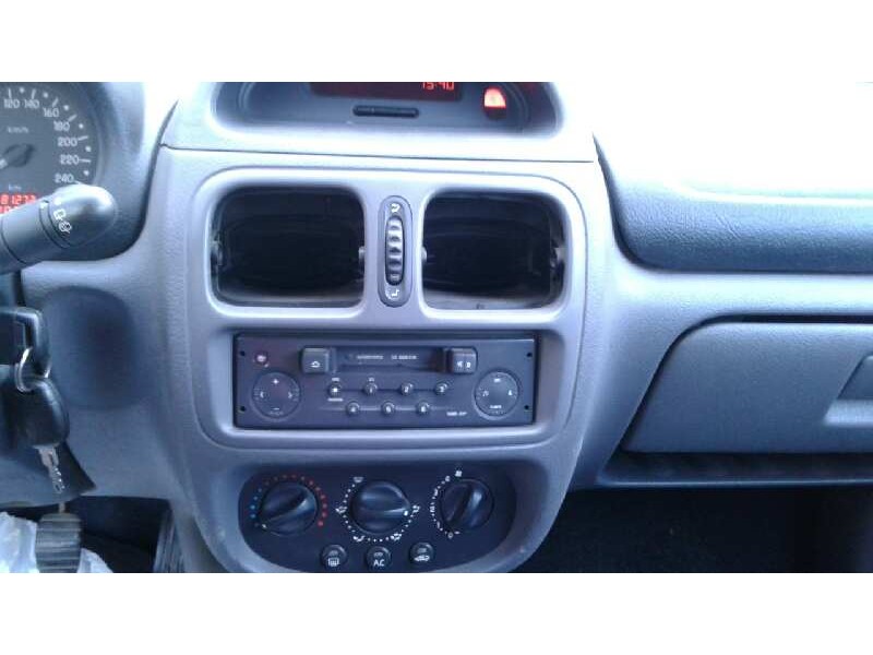 renault clio ii fase i (b/cbo) del año 2001