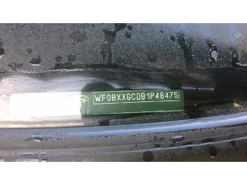 ford focus berlina (cak) del año 2001