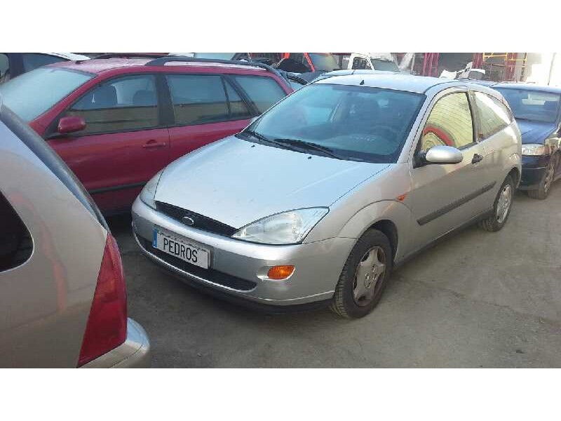 ford focus berlina (cak) del año 2001