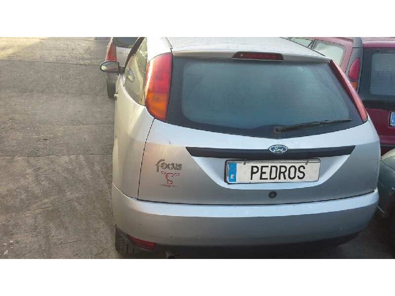ford focus berlina (cak) del año 2001