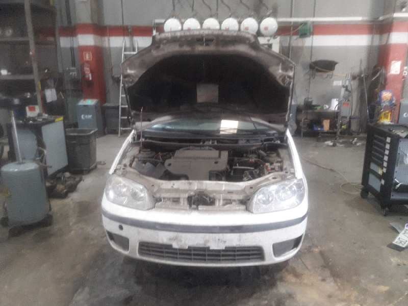 fiat punto berlina (188) del año 2005