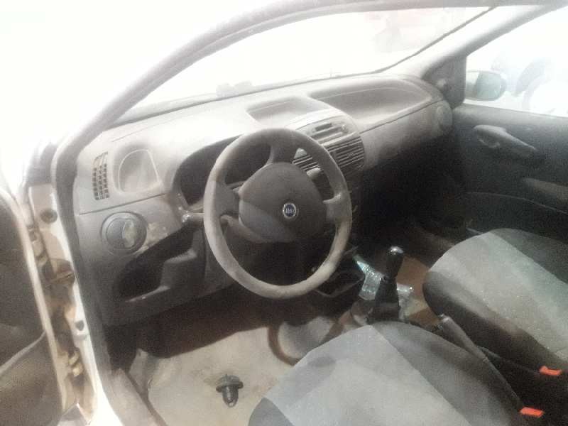 fiat punto berlina (188) del año 2005