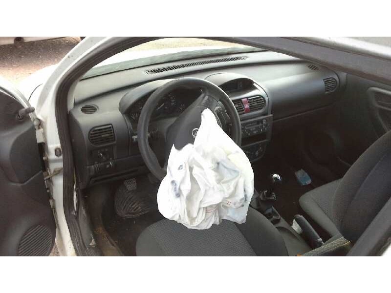 opel corsa c del año 2002