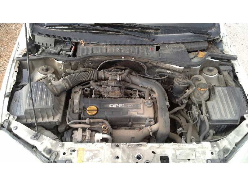 opel corsa c del año 2002