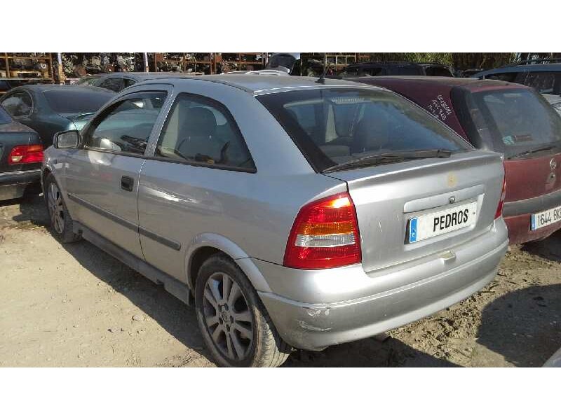 opel astra g berlina del año 1999