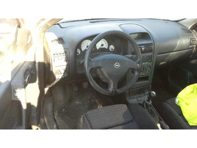 opel astra g berlina del año 1999