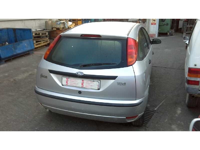 ford focus berlina (cak) del año 2001
