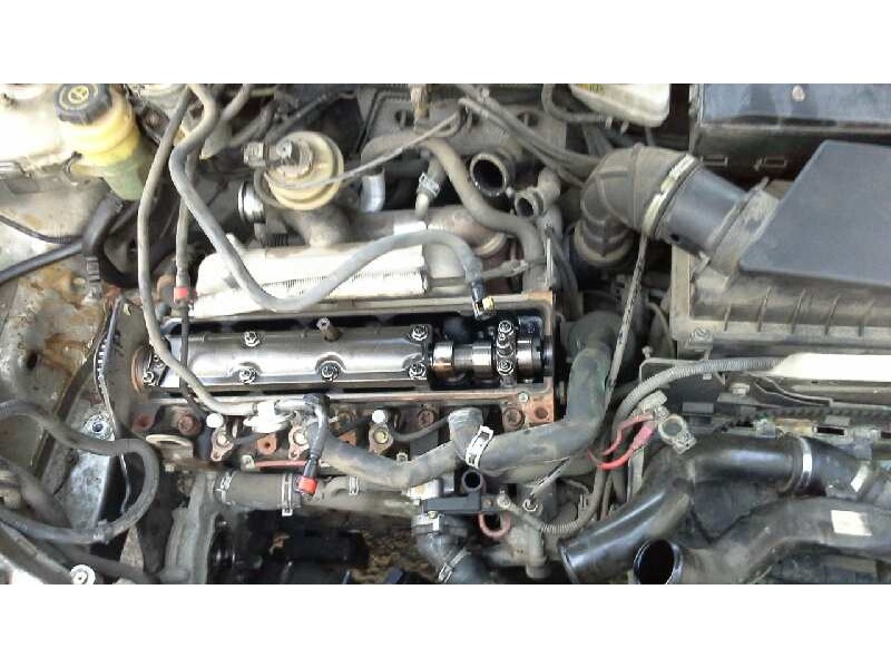 ford focus berlina (cak) del año 2001