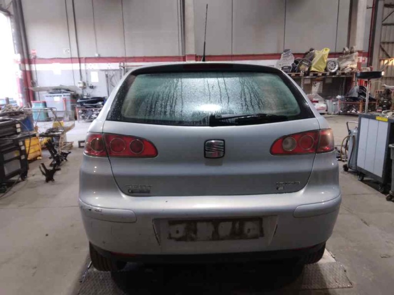 seat ibiza (6l1) del año 2003