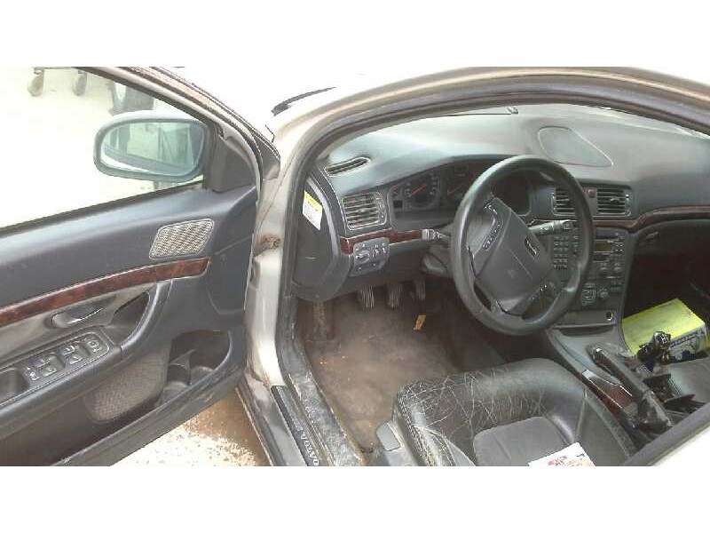 volvo s80 berlina del año 2003