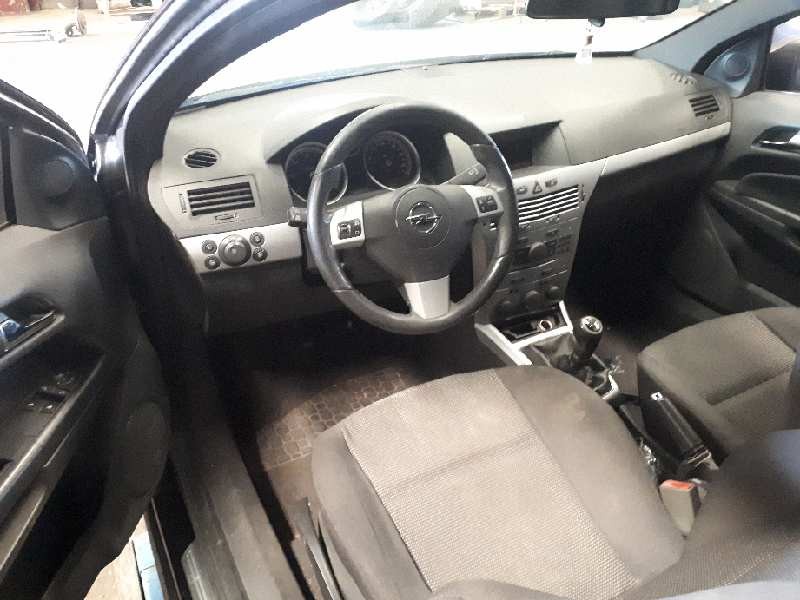 opel astra gtc del año 2007