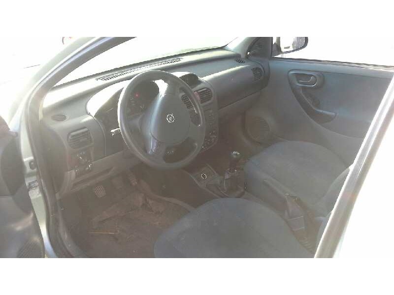 opel corsa c del año 2002