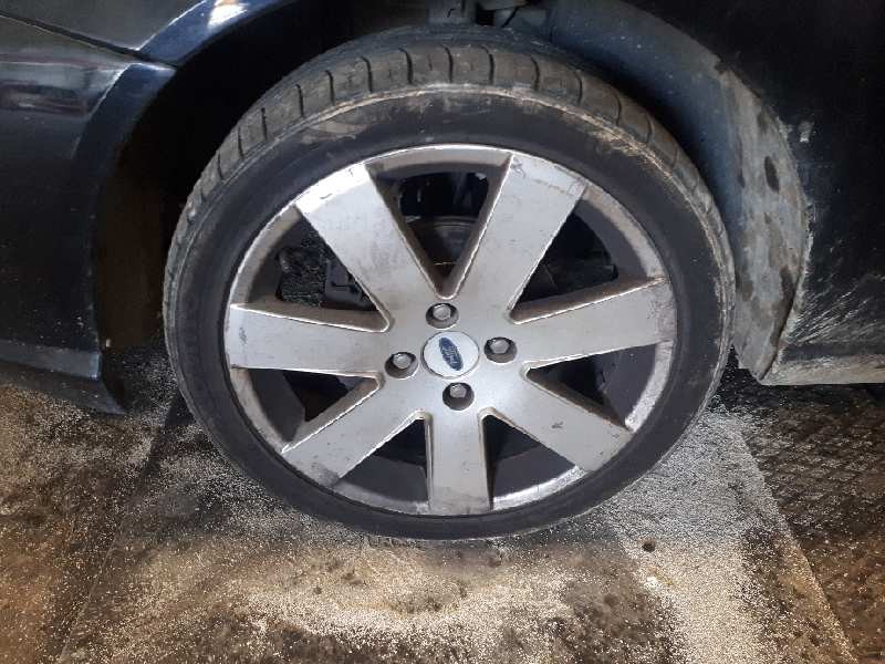 ford focus berlina (cak) del año 2004