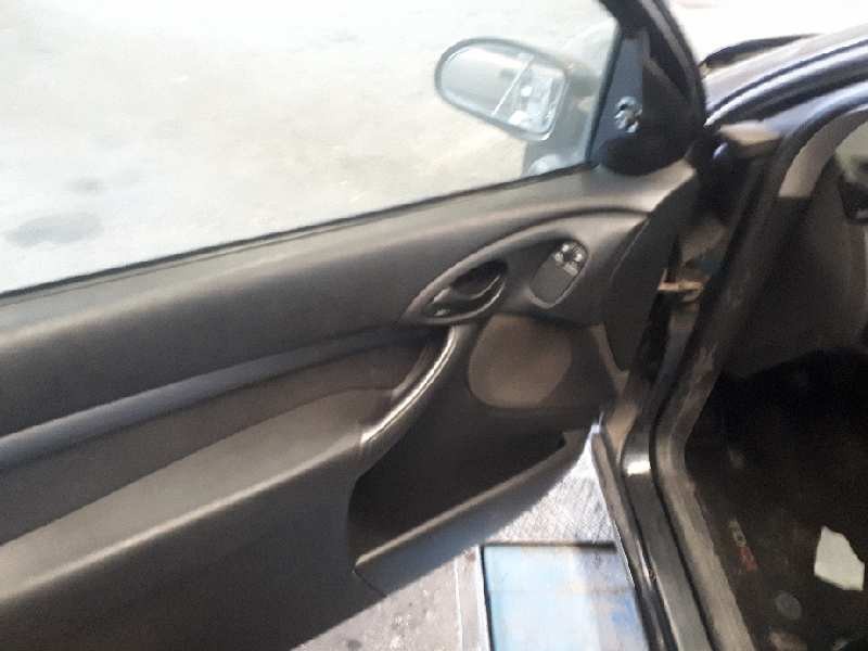 ford focus berlina (cak) del año 2004