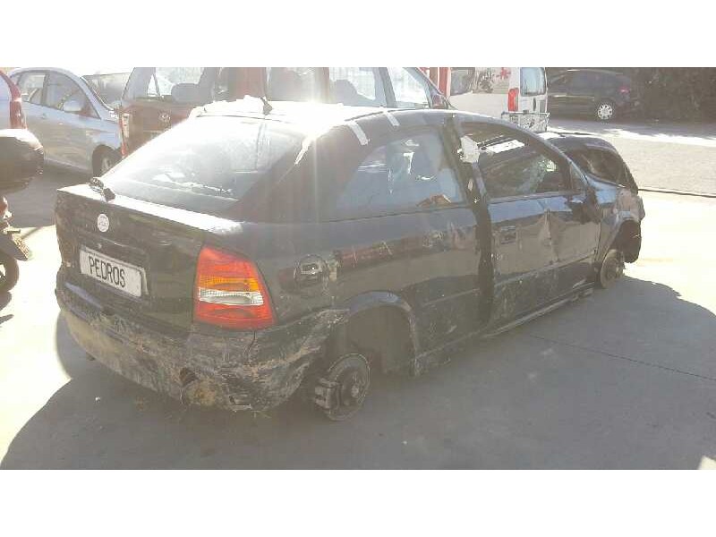 opel astra g berlina del año 2001