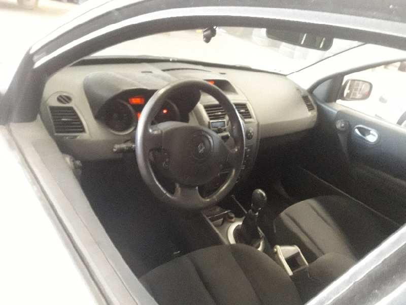 renault megane ii berlina 5p del año 2003