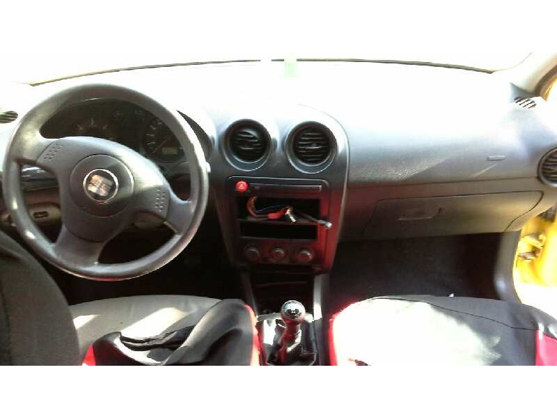 seat ibiza (6l1) del año 2003