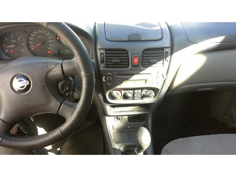nissan almera (n16/e) del año 2001