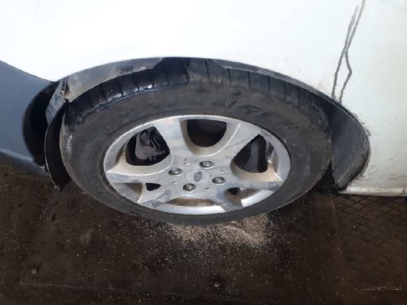 ford focus berlina (cak) del año 2004