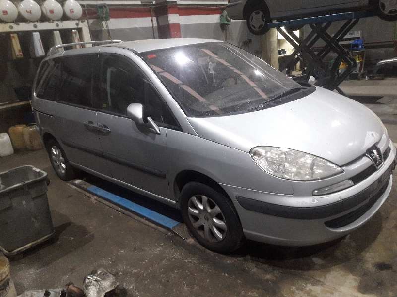 peugeot 807 del año 2004