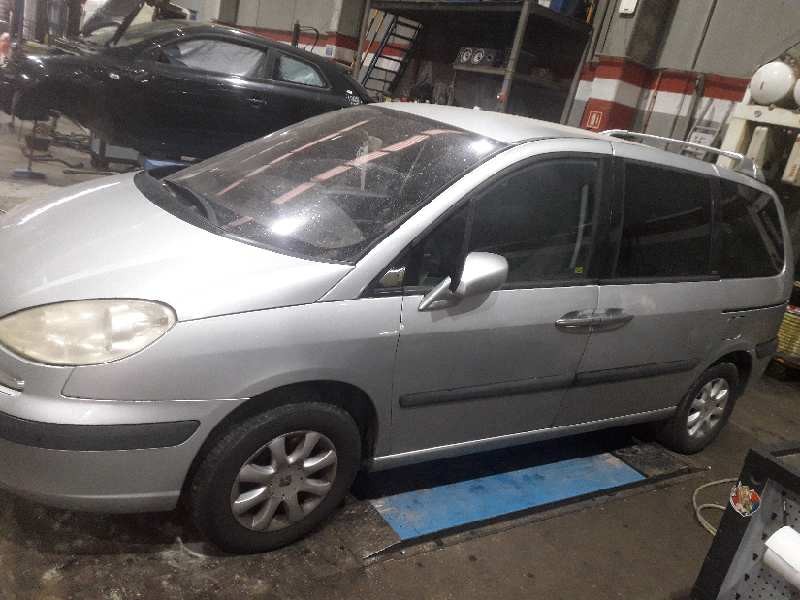 peugeot 807 del año 2004