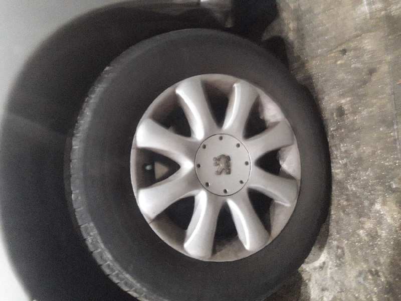 peugeot 807 del año 2004