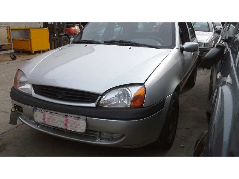 ford fiesta berlina (dx) del año 2001