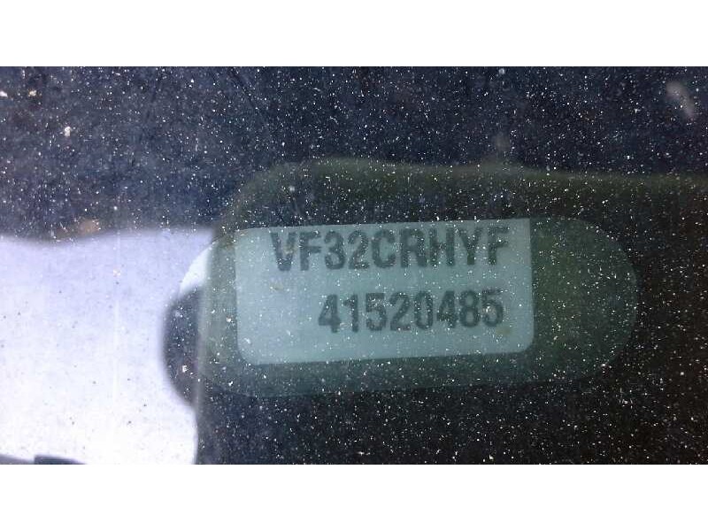 peugeot 206 berlina del año 2001