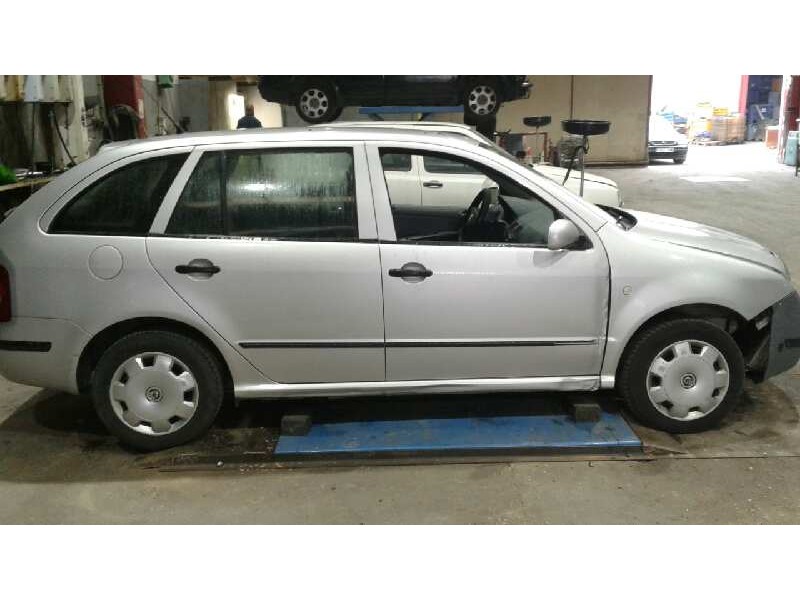 skoda fabia familiar (6y5) del año 2002
